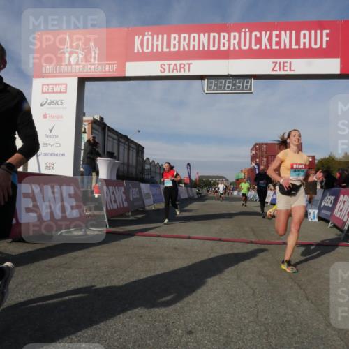 03.10.2025 - Köhlbrandbrückenlauf Matties Gatica Varas http://msf.ph/oto/9168525 03.10.2025 10:16:50 Ziel 1303, 1304, 1322, 1437, 2113, 2404, 3194, 3747 meine-sportfotos.de
