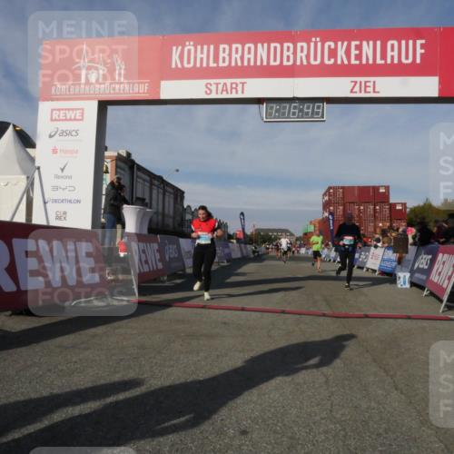 03.10.2025 - Köhlbrandbrückenlauf Matties Gatica Varas http://msf.ph/oto/9168526 03.10.2025 10:16:51 Ziel 1303, 1304, 1322, 2113, 2404, 3194, 3747 meine-sportfotos.de