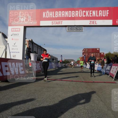 03.10.2025 - Köhlbrandbrückenlauf Matties Gatica Varas http://msf.ph/oto/9168527 03.10.2025 10:16:51 Ziel 1303, 1304, 1322, 2113, 2404, 3194, 3747 meine-sportfotos.de