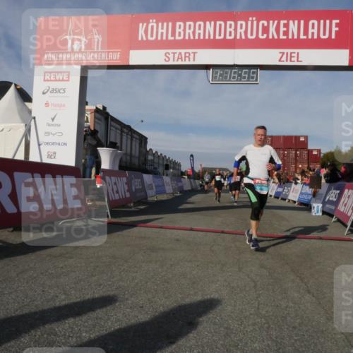 03.10.2025 - Köhlbrandbrückenlauf Matties Gatica Varas http://msf.ph/oto/9168538 03.10.2025 10:16:56 Ziel 1202, 1204, 1303, 1304, 1322, 1708, 1720, 1760, 1938, 2404, 2514, 2750, 3125, 3416, 3779 meine-sportfotos.de