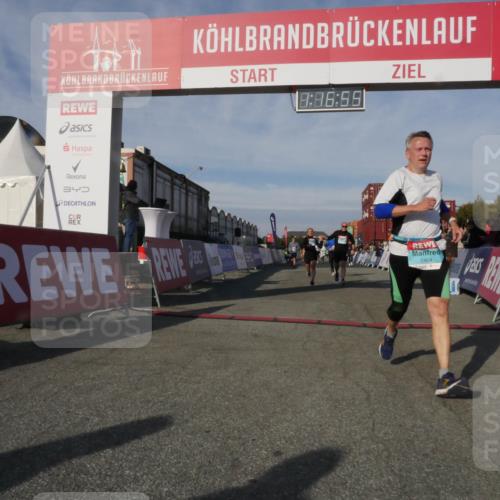 03.10.2025 - Köhlbrandbrückenlauf Matties Gatica Varas http://msf.ph/oto/9168539 03.10.2025 10:16:57 Ziel 1202, 1204, 1303, 1304, 1322, 1708, 1720, 1760, 1938, 2514, 2750, 3125, 3416, 3779 meine-sportfotos.de