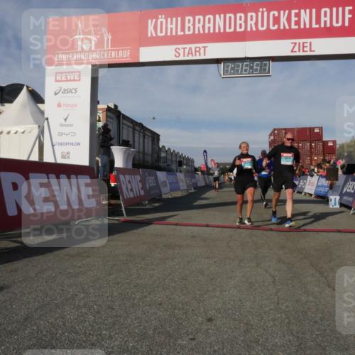03.10.2025 - Köhlbrandbrückenlauf Matties Gatica Varas http://msf.ph/oto/9168543 03.10.2025 10:16:59 Ziel 1179, 1202, 1204, 1303, 1304, 1322, 1708, 1720, 1760, 1938, 2514, 2750, 2965, 3125, 3416, 3779 meine-sportfotos.de