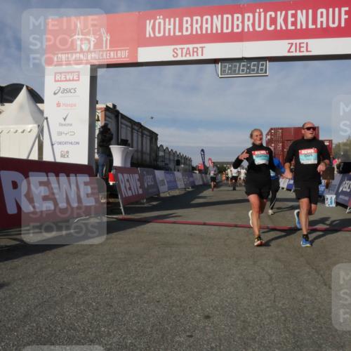 03.10.2025 - Köhlbrandbrückenlauf Matties Gatica Varas http://msf.ph/oto/9168544 03.10.2025 10:16:59 Ziel 1179, 1202, 1204, 1303, 1304, 1322, 1708, 1720, 1760, 1938, 2514, 2750, 2965, 3125, 3416, 3779 meine-sportfotos.de