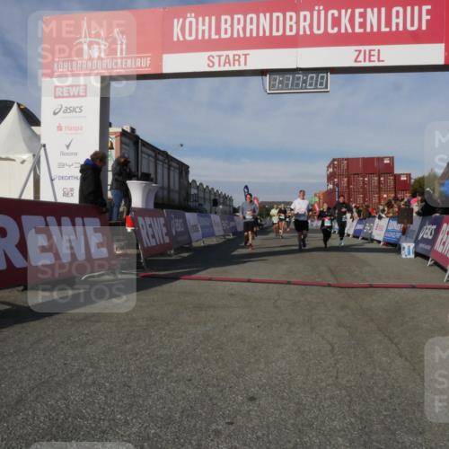 03.10.2025 - Köhlbrandbrückenlauf Matties Gatica Varas http://msf.ph/oto/9168549 03.10.2025 10:17:02 Ziel 1179, 1202, 1204, 1548, 1549, 1708, 1720, 1760, 1938, 2038, 2514, 2750, 2965, 3125, 3416, 3779 meine-sportfotos.de