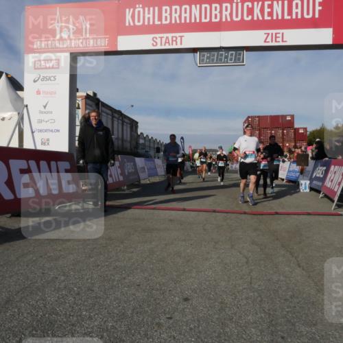 03.10.2025 - Köhlbrandbrückenlauf Matties Gatica Varas http://msf.ph/oto/9168552 03.10.2025 10:17:03 Ziel 1179, 1202, 1204, 1548, 1549, 1708, 1720, 1760, 1938, 2038, 2514, 2750, 2965, 3125, 3416, 3779 meine-sportfotos.de