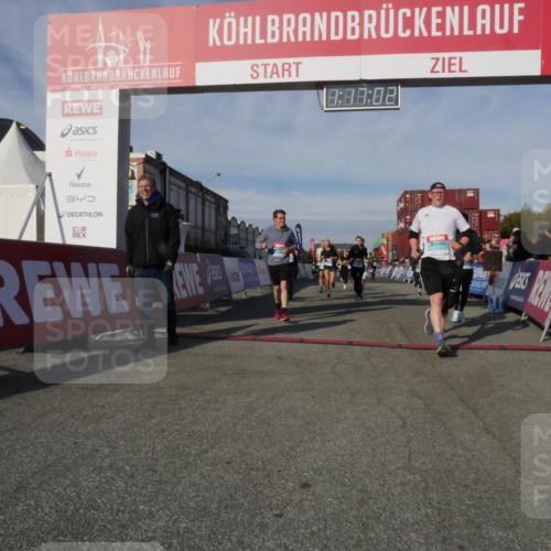 03.10.2025 - Köhlbrandbrückenlauf Matties Gatica Varas http://msf.ph/oto/9168553 03.10.2025 10:17:04 Ziel 1179, 1202, 1204, 1548, 1549, 1708, 1720, 1760, 1938, 2038, 2514, 2750, 2965, 3125, 3416, 3779 meine-sportfotos.de