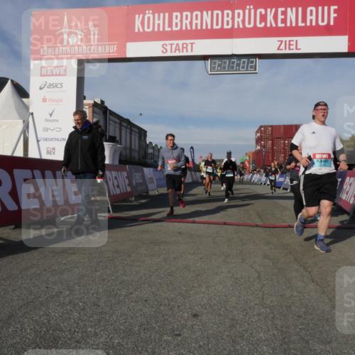 03.10.2025 - Köhlbrandbrückenlauf Matties Gatica Varas http://msf.ph/oto/9168554 03.10.2025 10:17:04 Ziel 1179, 1202, 1204, 1548, 1549, 1708, 1720, 1760, 1938, 2038, 2514, 2750, 2965, 3125, 3416, 3779 meine-sportfotos.de
