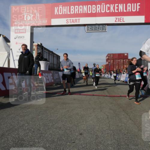 03.10.2025 - Köhlbrandbrückenlauf Matties Gatica Varas http://msf.ph/oto/9168555 03.10.2025 10:17:05 Ziel 1179, 1202, 1204, 1548, 1549, 1720, 1938, 2038, 2514, 2965, 3125, 3416 meine-sportfotos.de