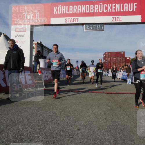 03.10.2025 - Köhlbrandbrückenlauf Matties Gatica Varas http://msf.ph/oto/9168556 03.10.2025 10:17:05 Ziel 1179, 1202, 1204, 1548, 1549, 1720, 1938, 2038, 2514, 2965, 3125, 3416 meine-sportfotos.de