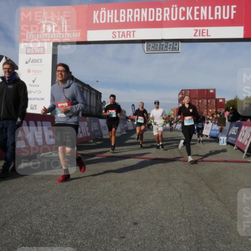 03.10.2025 - Köhlbrandbrückenlauf Matties Gatica Varas http://msf.ph/oto/9168557 03.10.2025 10:17:06 Ziel 1179, 1202, 1288, 1289, 1548, 1549, 1720, 1938, 2038, 2514, 2965, 3125, 3416 meine-sportfotos.de