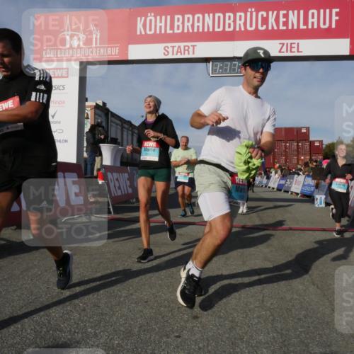03.10.2025 - Köhlbrandbrückenlauf Matties Gatica Varas http://msf.ph/oto/9168561 03.10.2025 10:17:07 Ziel 1179, 1288, 1289, 1548, 1549, 1720, 1956, 2038, 2089, 2965, 3125, 3416 meine-sportfotos.de