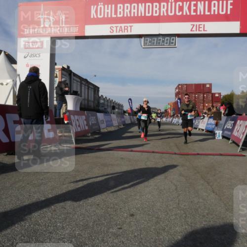 03.10.2025 - Köhlbrandbrückenlauf Matties Gatica Varas http://msf.ph/oto/9168568 03.10.2025 10:17:11 Ziel 1179, 1288, 1289, 1548, 1549, 1809, 1956, 2038, 2089, 2965 meine-sportfotos.de