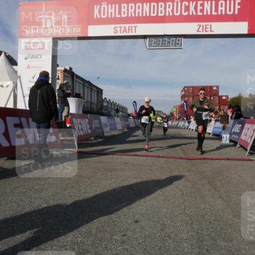 03.10.2025 - Köhlbrandbrückenlauf Matties Gatica Varas http://msf.ph/oto/9168569 03.10.2025 10:17:11 Ziel 1179, 1288, 1289, 1548, 1549, 1809, 1956, 2038, 2089, 2965 meine-sportfotos.de