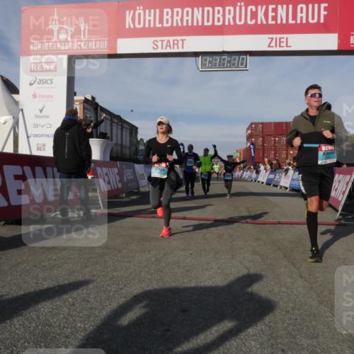 03.10.2025 - Köhlbrandbrückenlauf Matties Gatica Varas http://msf.ph/oto/9168571 03.10.2025 10:17:12 Ziel 1288, 1289, 1548, 1549, 1807, 1809, 1956, 2038, 2089 meine-sportfotos.de