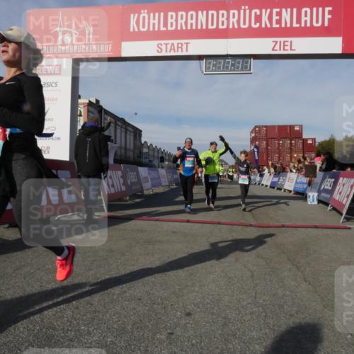 03.10.2025 - Köhlbrandbrückenlauf Matties Gatica Varas http://msf.ph/oto/9168573 03.10.2025 10:17:13 Ziel 1031, 1288, 1289, 1548, 1549, 1807, 1809, 1956, 2038, 2089, 3281, 3765 meine-sportfotos.de
