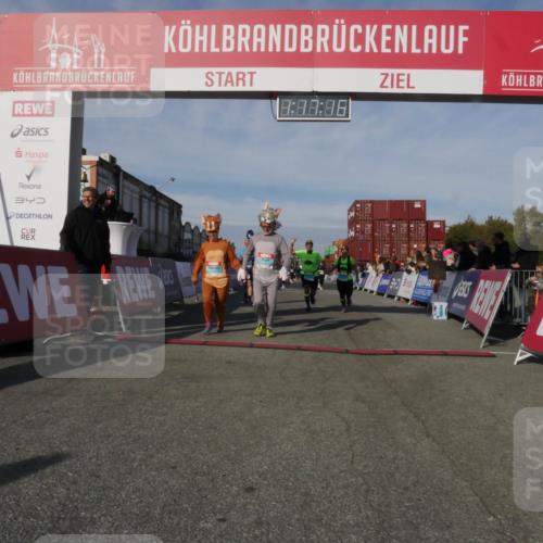 03.10.2025 - Köhlbrandbrückenlauf Matties Gatica Varas http://msf.ph/oto/9168583 03.10.2025 10:17:18 Ziel 1031, 1288, 1289, 1807, 1809, 1835, 1850, 1956, 2089, 3281, 3557, 3765 meine-sportfotos.de