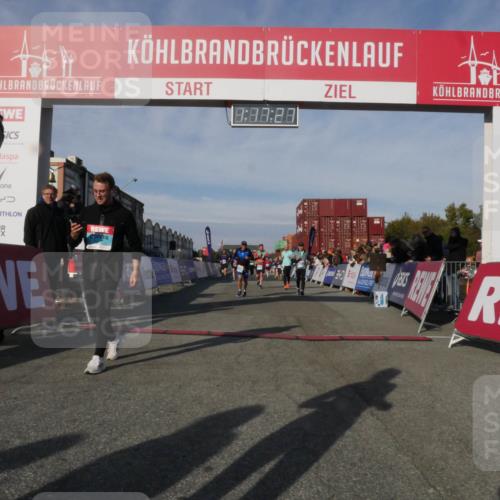 03.10.2025 - Köhlbrandbrückenlauf Matties Gatica Varas http://msf.ph/oto/9168604 03.10.2025 10:17:29 Ziel 1283, 1481, 1573, 1794, 1883, 2242, 2269, 2789, 2974, 3191, 3252, 3265, 3642 meine-sportfotos.de