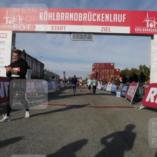03.10.2025 - Köhlbrandbrückenlauf Matties Gatica Varas http://msf.ph/oto/9168605 03.10.2025 10:17:29 Ziel 1283, 1481, 1573, 1794, 1883, 2242, 2269, 2789, 2974, 3191, 3252, 3265, 3642 meine-sportfotos.de