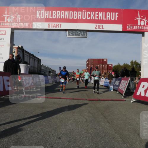 03.10.2025 - Köhlbrandbrückenlauf Matties Gatica Varas http://msf.ph/oto/9168608 03.10.2025 10:17:31 Ziel 1283, 1481, 1573, 1794, 1883, 2242, 2269, 2577, 2789, 2974, 3191, 3252, 3265, 3642 meine-sportfotos.de