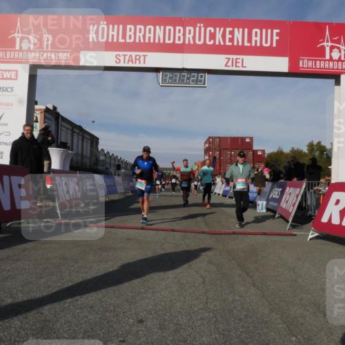 03.10.2025 - Köhlbrandbrückenlauf Matties Gatica Varas http://msf.ph/oto/9168609 03.10.2025 10:17:31 Ziel 1283, 1481, 1573, 1794, 1883, 2242, 2269, 2577, 2789, 2974, 3191, 3252, 3265, 3642 meine-sportfotos.de