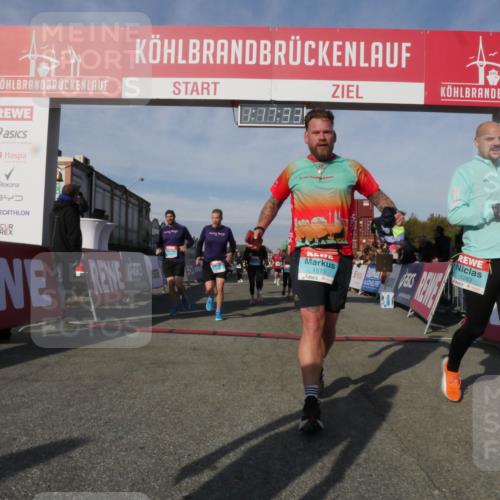 03.10.2025 - Köhlbrandbrückenlauf Matties Gatica Varas http://msf.ph/oto/9168616 03.10.2025 10:17:34 Ziel 1283, 1481, 1792, 1883, 2172, 2242, 2269, 2577, 2789, 3191, 3252, 3265, 3642 meine-sportfotos.de