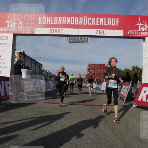 03.10.2025 - Köhlbrandbrückenlauf Matties Gatica Varas http://msf.ph/oto/9168623 03.10.2025 10:17:38 Ziel 1213, 1481, 1647, 1792, 1883, 2172, 2577, 2765, 2768, 2770, 3172, 3265, 3642, 3647 meine-sportfotos.de