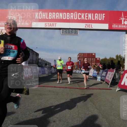 03.10.2025 - Köhlbrandbrückenlauf Matties Gatica Varas http://msf.ph/oto/9168626 03.10.2025 10:17:39 Ziel 1213, 1481, 1647, 1792, 1883, 2172, 2577, 2765, 2768, 2770, 3081, 3172, 3265, 3642, 3647 meine-sportfotos.de