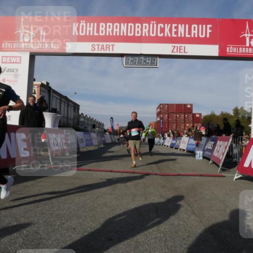 03.10.2025 - Köhlbrandbrückenlauf Matties Gatica Varas http://msf.ph/oto/9168633 03.10.2025 10:17:43 Ziel 1213, 1647, 1684, 1792, 2172, 2577, 2765, 2768, 2770, 2825, 2826, 3081, 3172, 3216, 3647 meine-sportfotos.de