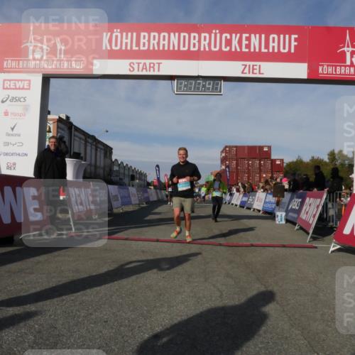 03.10.2025 - Köhlbrandbrückenlauf Matties Gatica Varas http://msf.ph/oto/9168634 03.10.2025 10:17:43 Ziel 1213, 1647, 1684, 1792, 2172, 2577, 2765, 2768, 2770, 2825, 2826, 3081, 3172, 3216, 3647 meine-sportfotos.de
