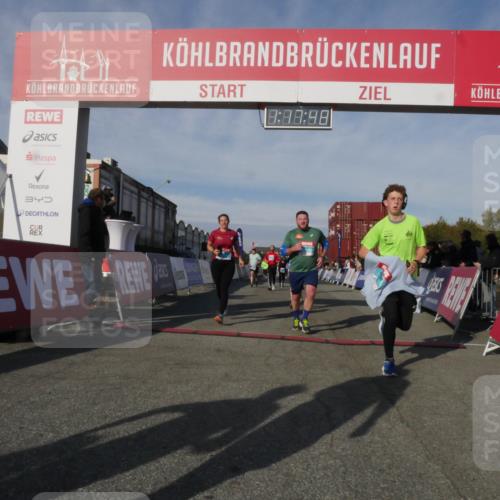 03.10.2025 - Köhlbrandbrückenlauf Matties Gatica Varas http://msf.ph/oto/9168649 03.10.2025 10:17:50 Ziel 1213, 1634, 1647, 1659, 1684, 1695, 1731, 1736, 2088, 2678, 2825, 2826, 2836, 2905, 3081, 3216, 3468 meine-sportfotos.de