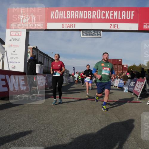 03.10.2025 - Köhlbrandbrückenlauf Matties Gatica Varas http://msf.ph/oto/9168651 03.10.2025 10:17:51 Ziel 1634, 1659, 1684, 1695, 1731, 1736, 2088, 2678, 2825, 2826, 2836, 2905, 3081, 3216, 3468 meine-sportfotos.de