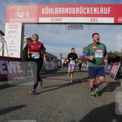03.10.2025 - Köhlbrandbrückenlauf Matties Gatica Varas http://msf.ph/oto/9168652 03.10.2025 10:17:51 Ziel 1634, 1659, 1684, 1695, 1731, 1736, 2088, 2678, 2825, 2826, 2836, 2905, 3081, 3216, 3468 meine-sportfotos.de
