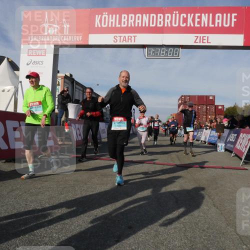 03.10.2025 - Köhlbrandbrückenlauf Matties Gatica Varas http://msf.ph/oto/9168673 03.10.2025 10:18:02 Ziel 1164, 1513, 1649, 1659, 1671, 1815, 1831, 1941, 2270, 2361, 2372, 2376, 2499, 2670, 2984, 3017, 3150, 3156, 3268, 3468, 3762 meine-sportfotos.de