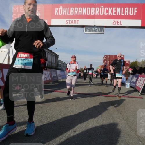03.10.2025 - Köhlbrandbrückenlauf Matties Gatica Varas http://msf.ph/oto/9168675 03.10.2025 10:18:02 Ziel 1164, 1513, 1649, 1659, 1671, 1815, 1831, 1941, 2270, 2361, 2372, 2376, 2499, 2670, 2984, 3017, 3150, 3156, 3268, 3468, 3762 meine-sportfotos.de