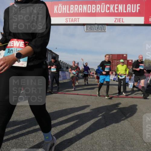 03.10.2025 - Köhlbrandbrückenlauf Matties Gatica Varas http://msf.ph/oto/9168691 03.10.2025 10:18:10 Ziel 1164, 1471, 1513, 1812, 1815, 1941, 2372, 2499, 2984, 3017, 3156, 3175, 3486, 3487, 3762, 3826 meine-sportfotos.de