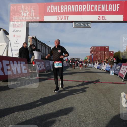 03.10.2025 - Köhlbrandbrückenlauf Matties Gatica Varas http://msf.ph/oto/9168702 03.10.2025 10:18:15 Ziel 1121, 1471, 1812, 2544, 3175, 3310, 3486, 3487, 3826 meine-sportfotos.de