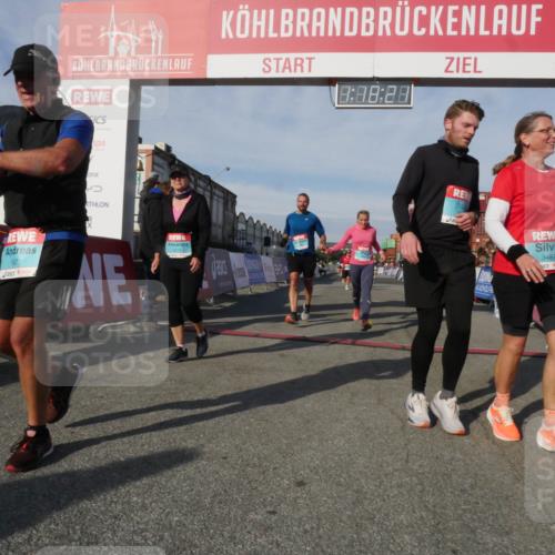 03.10.2025 - Köhlbrandbrückenlauf Matties Gatica Varas http://msf.ph/oto/9168717 03.10.2025 10:18:22 Ziel 1121, 1834, 2413, 2544, 3176, 3178, 3273, 3310 meine-sportfotos.de