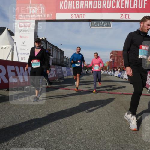03.10.2025 - Köhlbrandbrückenlauf Matties Gatica Varas http://msf.ph/oto/9168718 03.10.2025 10:18:23 Ziel 1121, 1834, 2413, 2544, 3176, 3178, 3273, 3310 meine-sportfotos.de