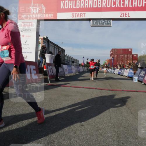 03.10.2025 - Köhlbrandbrückenlauf Matties Gatica Varas http://msf.ph/oto/9168724 03.10.2025 10:18:26 Ziel 1485, 1719, 1834, 2413, 2502, 3176, 3178, 3273, 3308, 3310 meine-sportfotos.de