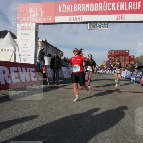 03.10.2025 - Köhlbrandbrückenlauf Matties Gatica Varas http://msf.ph/oto/9168728 03.10.2025 10:18:28 Ziel 1485, 1719, 1834, 1932, 2413, 2502, 3176, 3178, 3273, 3308 meine-sportfotos.de