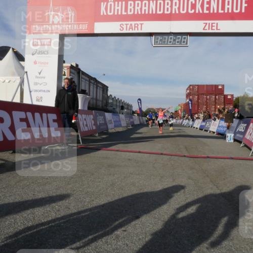 03.10.2025 - Köhlbrandbrückenlauf Matties Gatica Varas http://msf.ph/oto/9168733 03.10.2025 10:18:30 Ziel 1485, 1719, 1932, 2502, 3176, 3178, 3273, 3308 meine-sportfotos.de