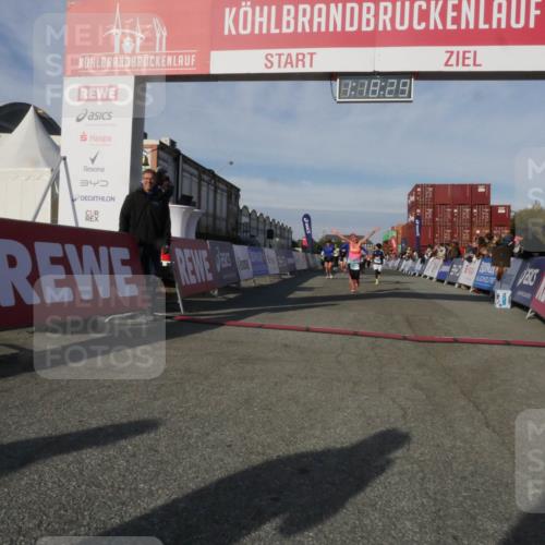 03.10.2025 - Köhlbrandbrückenlauf Matties Gatica Varas http://msf.ph/oto/9168734 03.10.2025 10:18:31 Ziel 1485, 1719, 1932, 2502, 3176, 3178, 3273, 3308 meine-sportfotos.de