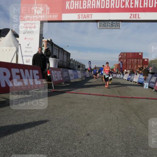 03.10.2025 - Köhlbrandbrückenlauf Matties Gatica Varas http://msf.ph/oto/9168737 03.10.2025 10:18:32 Ziel 1485, 1719, 1778, 1920, 1932, 2502, 2800, 3176, 3178, 3273, 3308 meine-sportfotos.de