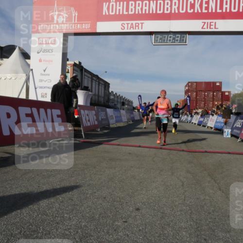 03.10.2025 - Köhlbrandbrückenlauf Matties Gatica Varas http://msf.ph/oto/9168739 03.10.2025 10:18:33 Ziel 1485, 1719, 1778, 1920, 1932, 2502, 2800, 3176, 3178, 3273, 3308 meine-sportfotos.de