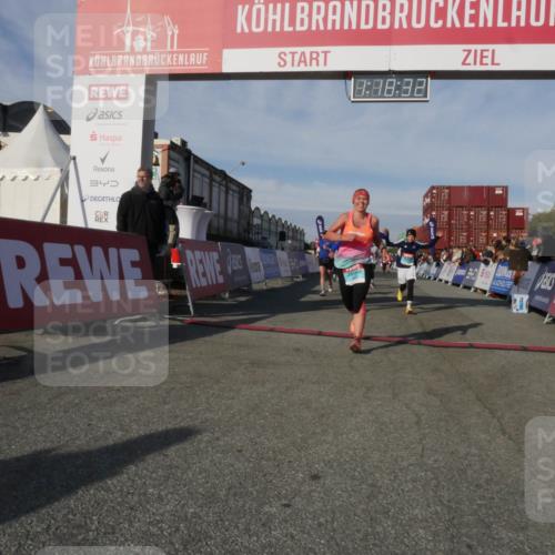 03.10.2025 - Köhlbrandbrückenlauf Matties Gatica Varas http://msf.ph/oto/9168740 03.10.2025 10:18:33 Ziel 1485, 1719, 1778, 1920, 1932, 2502, 2800, 3176, 3178, 3273, 3308 meine-sportfotos.de