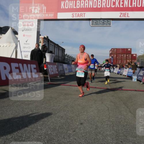 03.10.2025 - Köhlbrandbrückenlauf Matties Gatica Varas http://msf.ph/oto/9168741 03.10.2025 10:18:34 Ziel 1485, 1719, 1778, 1920, 1932, 2502, 2800, 3176, 3178, 3180, 3308 meine-sportfotos.de