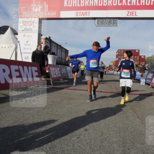 03.10.2025 - Köhlbrandbrückenlauf Matties Gatica Varas http://msf.ph/oto/9168744 03.10.2025 10:18:35 Ziel 1485, 1719, 1778, 1920, 1932, 2502, 2800, 3180, 3308 meine-sportfotos.de