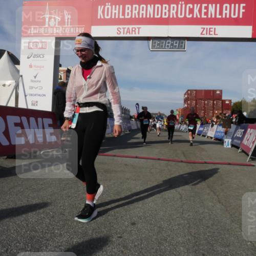 03.10.2025 - Köhlbrandbrückenlauf Matties Gatica Varas http://msf.ph/oto/9168759 03.10.2025 10:18:43 Ziel 1614, 1619, 1778, 1920, 2168, 2800, 3180, 3419, 3541, 3595, 3833 meine-sportfotos.de