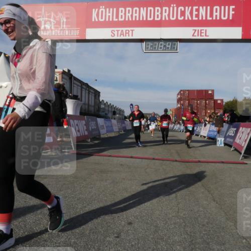 03.10.2025 - Köhlbrandbrückenlauf Matties Gatica Varas http://msf.ph/oto/9168760 03.10.2025 10:18:43 Ziel 1614, 1619, 1778, 1920, 2168, 2800, 3180, 3419, 3541, 3595, 3833 meine-sportfotos.de