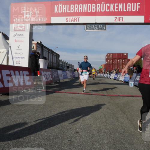 03.10.2025 - Köhlbrandbrückenlauf Matties Gatica Varas http://msf.ph/oto/9168766 03.10.2025 10:18:46 Ziel 1614, 1619, 2168, 3180, 3419, 3541, 3595, 3833 meine-sportfotos.de